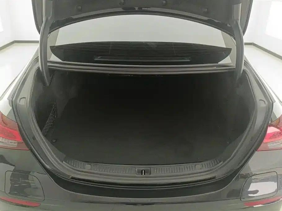 Mercedes-Benz E-Class PHEV 2022 Facelift E 350 e L Plug-in Hybrid Sports Sedan — миниатюра 4