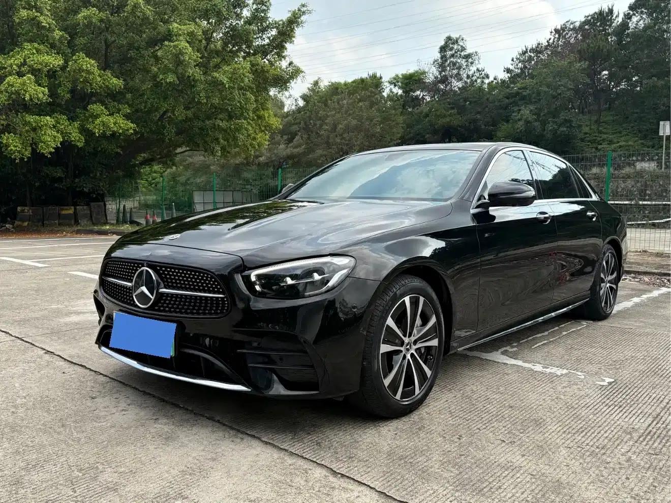 Mercedes-Benz E-Class PHEV 2022 Facelift E 350 e L Plug-in Hybrid Sports Sedan — миниатюра 1
