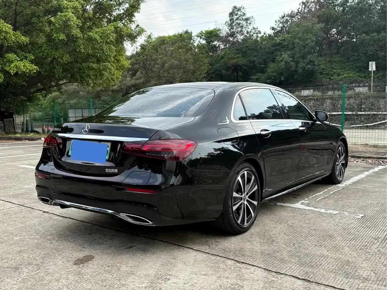 Mercedes-Benz E-Class PHEV 2022 Facelift E 350 e L Plug-in Hybrid Sports Sedan — миниатюра 16