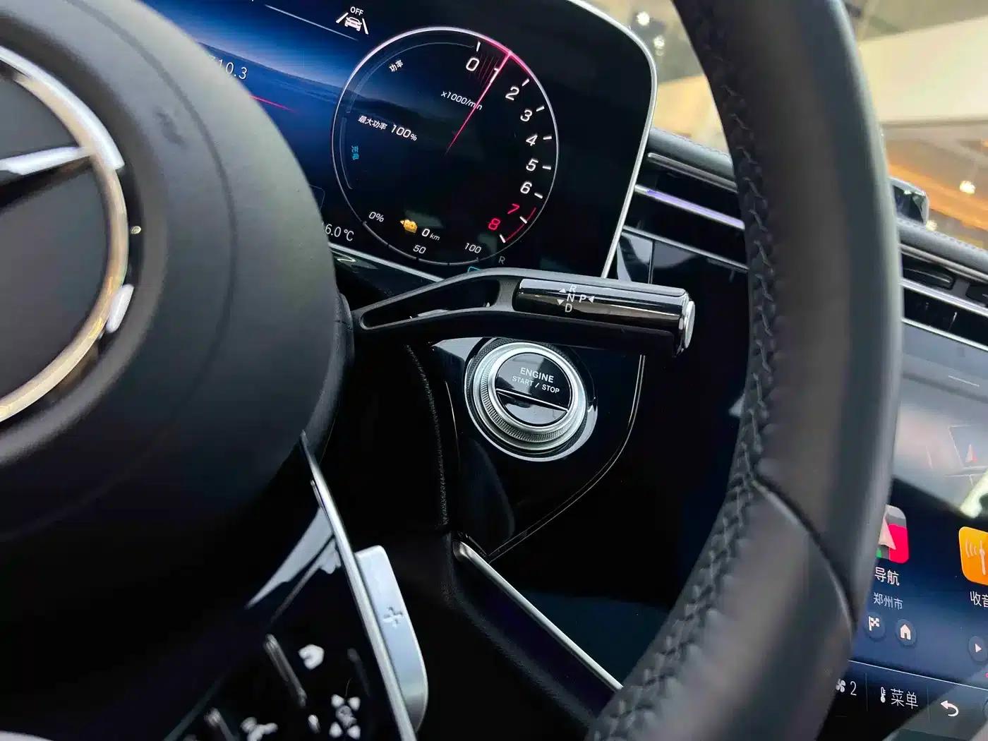 Mercedes-Benz E-Class PHEV 2024 E 350 e L Plug-in Hybrid Sedan — миниатюра 13