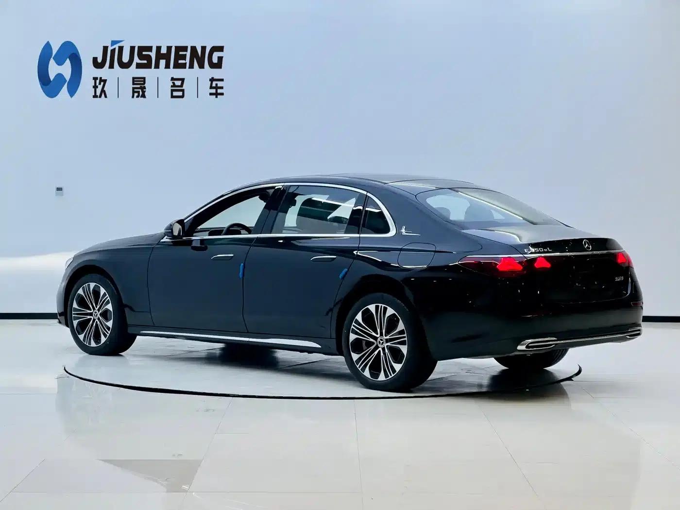 Mercedes-Benz E-Class PHEV 2024 E 350 e L Plug-in Hybrid Sedan — миниатюра 3