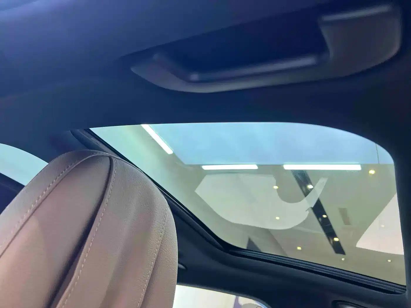Mercedes-Benz E-Class PHEV 2024 E 350 e L Plug-in Hybrid Sedan — миниатюра 28