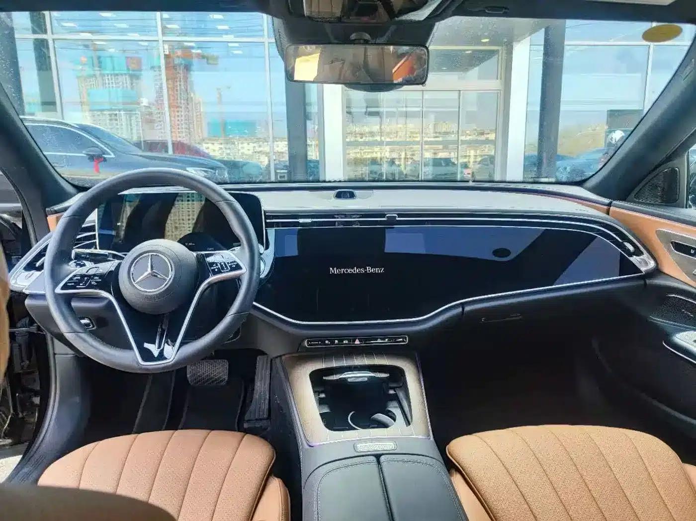 Mercedes-Benz E-Class PHEV 2024 E 350 e L Plug-in Hybrid Sedan — миниатюра 4