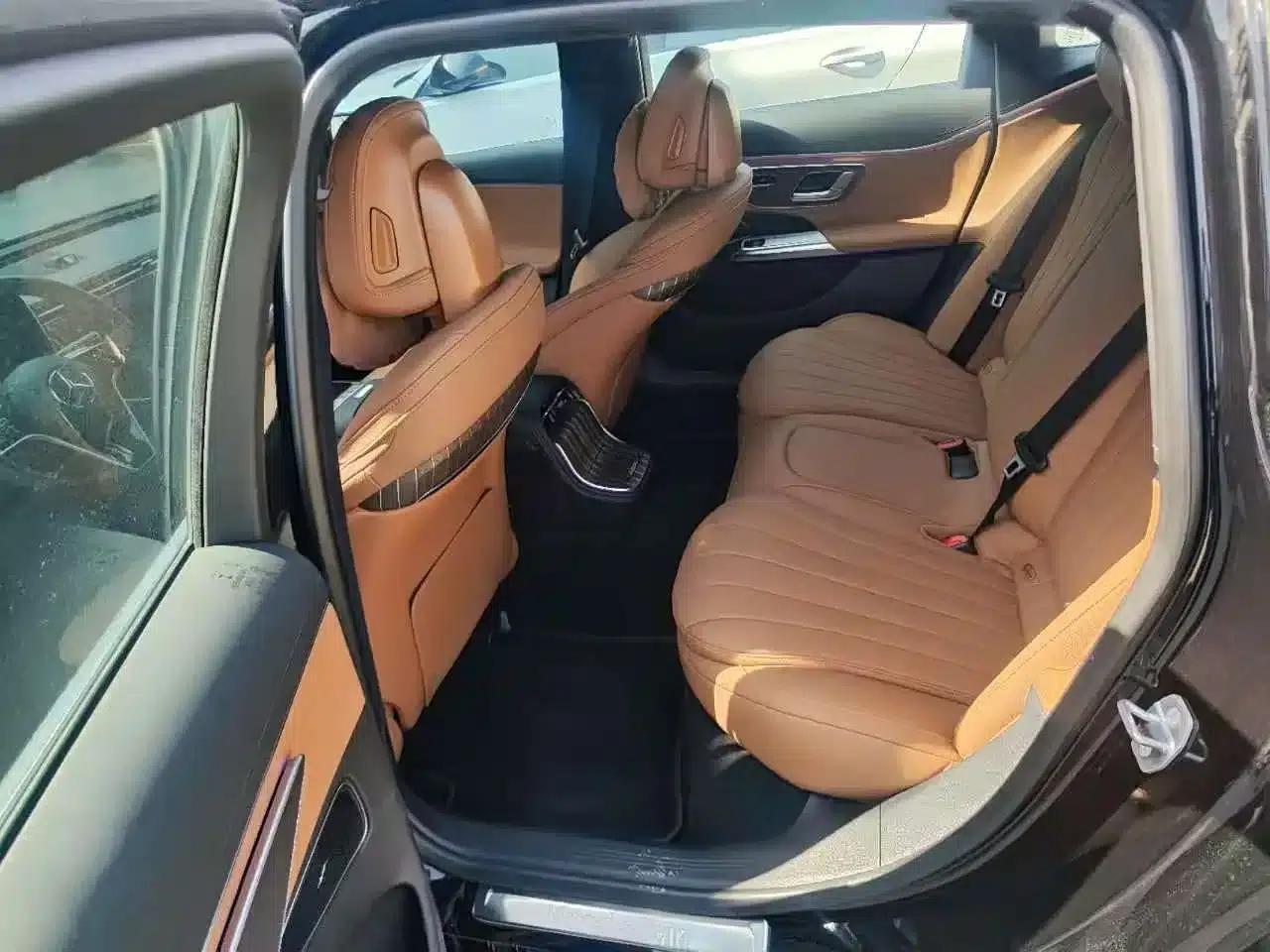 Mercedes-Benz E-Class PHEV 2024 E 350 e L Plug-in Hybrid Sedan — миниатюра 8