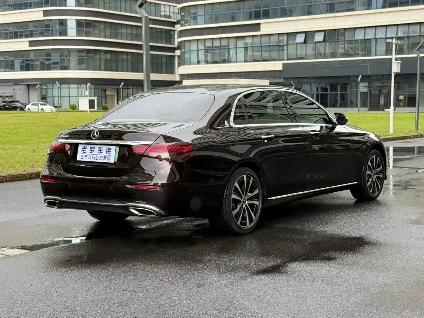 Mercedes-Benz E-Class PHEV 2023 E 350 e L Plug-in Hybrid Sports Sedan — миниатюра 9