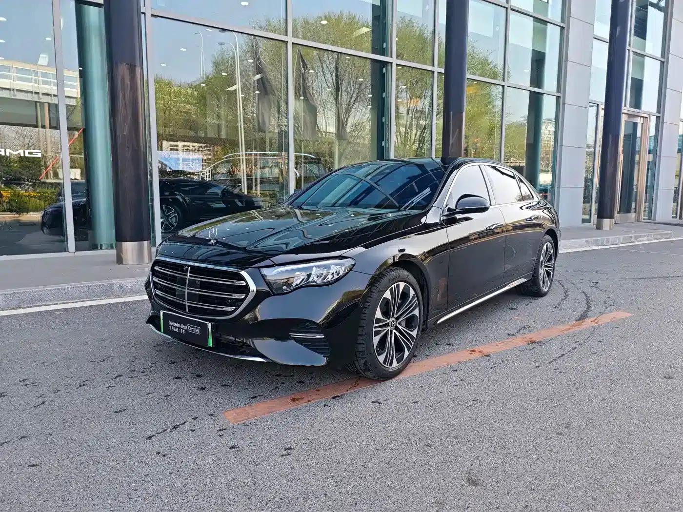 Mercedes-Benz E-Class PHEV 2024 E 350 e L Plug-in Hybrid Sedan — миниатюра 1