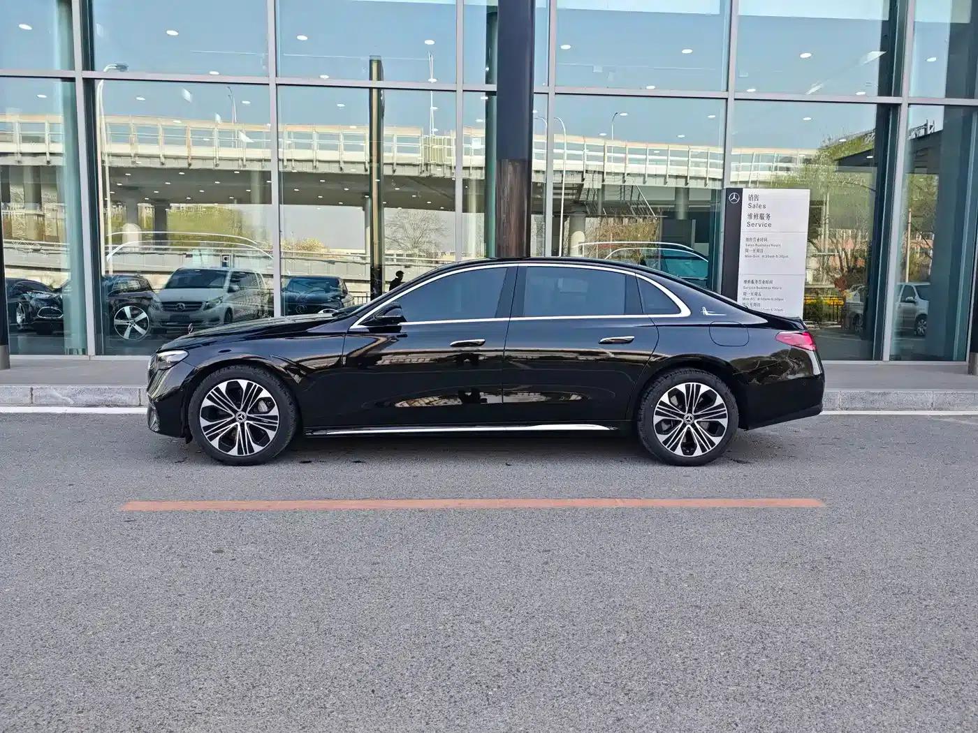 Mercedes-Benz E-Class PHEV 2024 E 350 e L Plug-in Hybrid Sedan — миниатюра 2