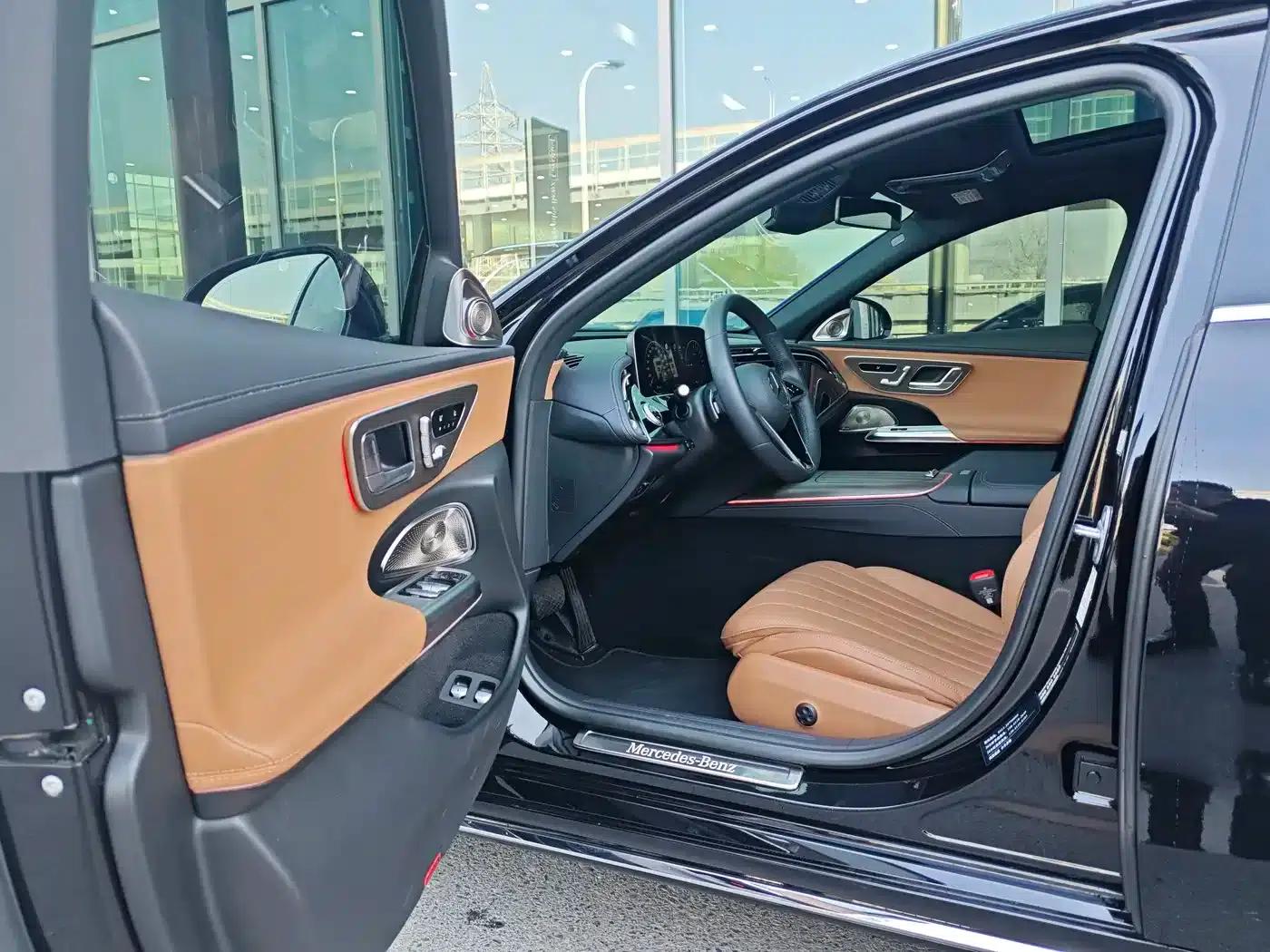Mercedes-Benz E-Class PHEV 2024 E 350 e L Plug-in Hybrid Sedan — миниатюра 4