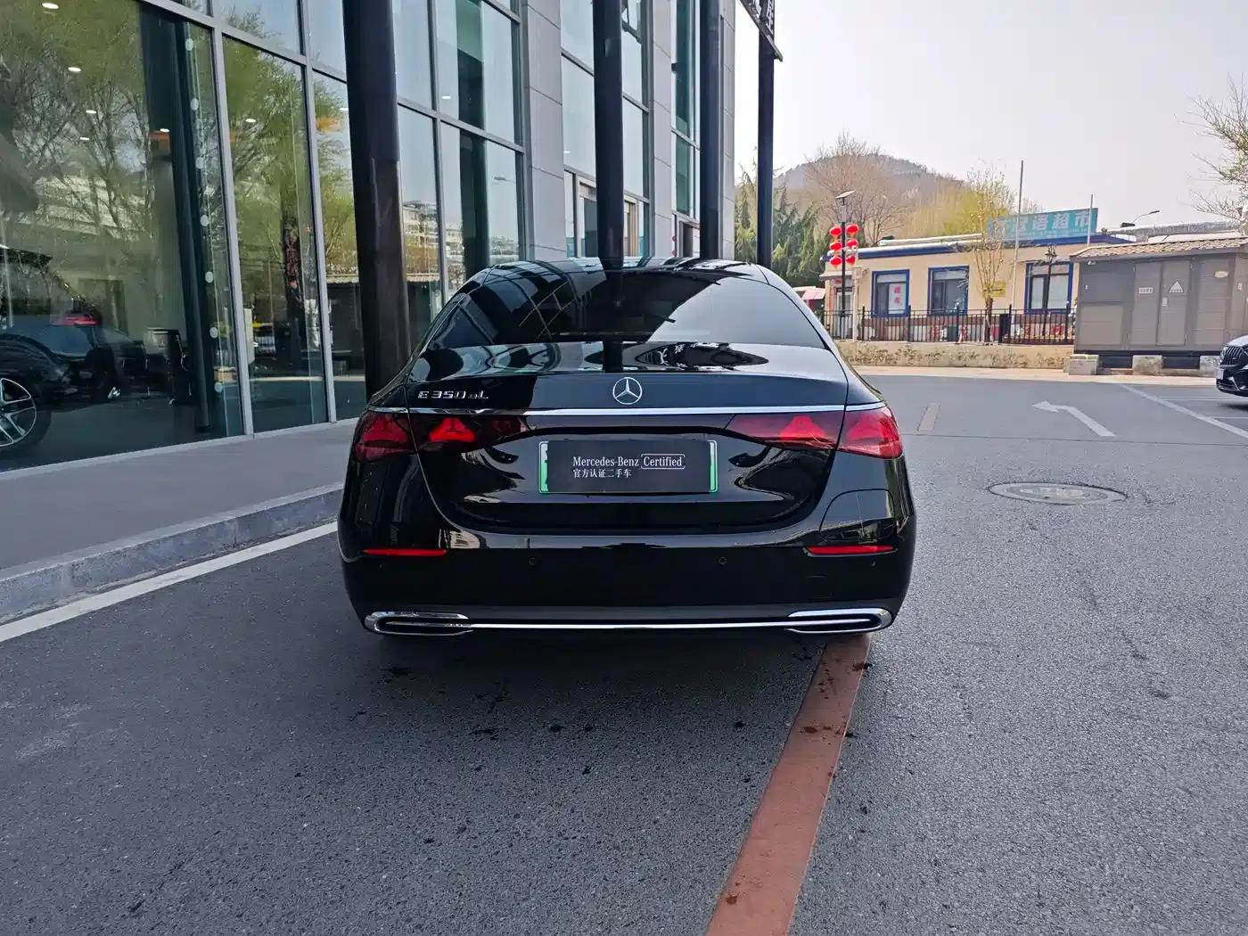 Mercedes-Benz E-Class PHEV 2024 E 350 e L Plug-in Hybrid Sedan — миниатюра 9
