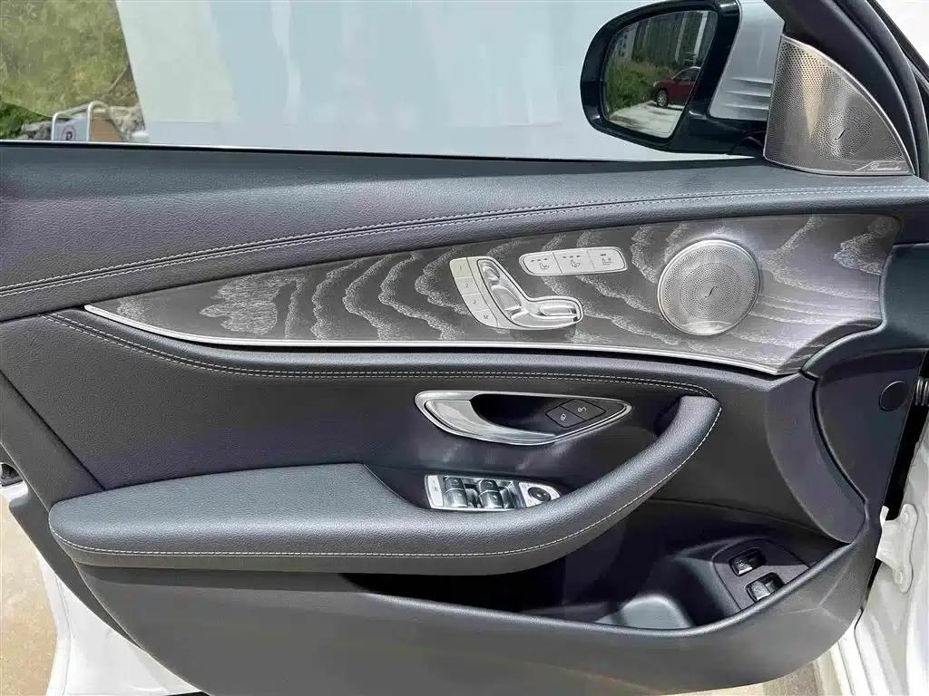 Mercedes-Benz E-Class PHEV 2022 E 350 e L Plug-in Hybrid Sedan — миниатюра 11