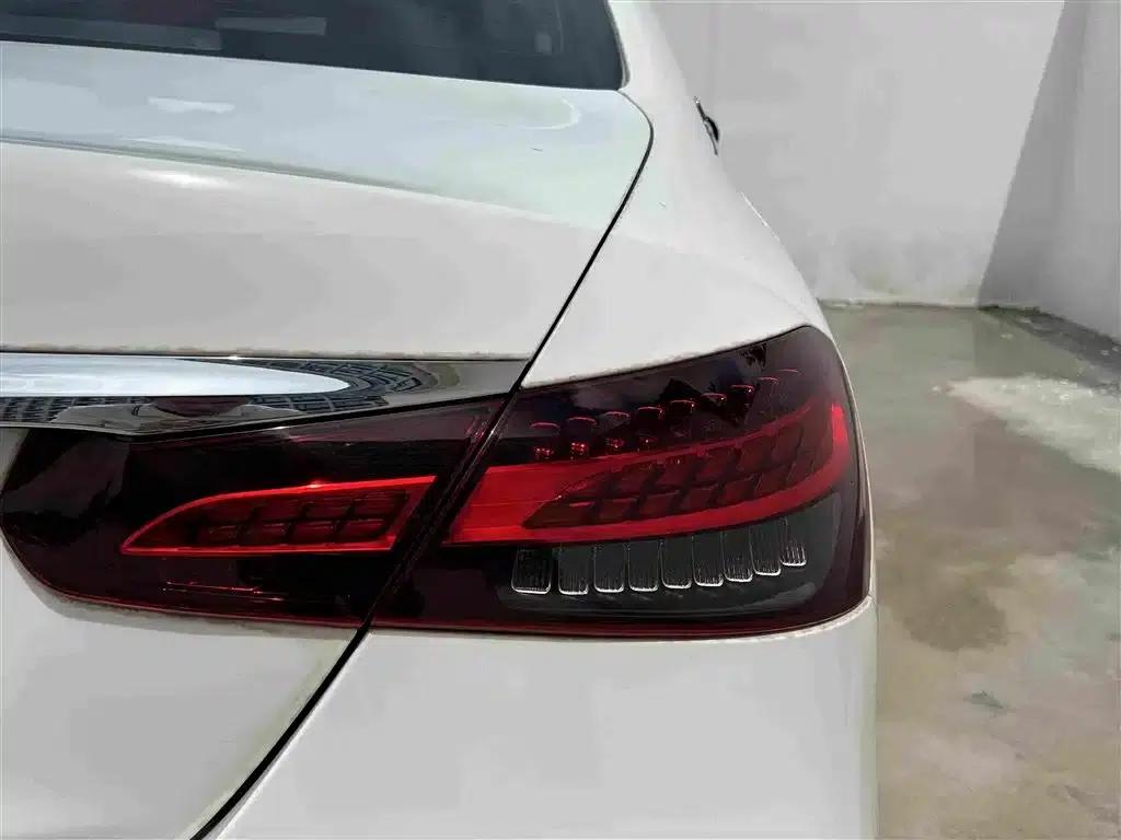 Mercedes-Benz E-Class PHEV 2022 E 350 e L Plug-in Hybrid Sedan — миниатюра 16