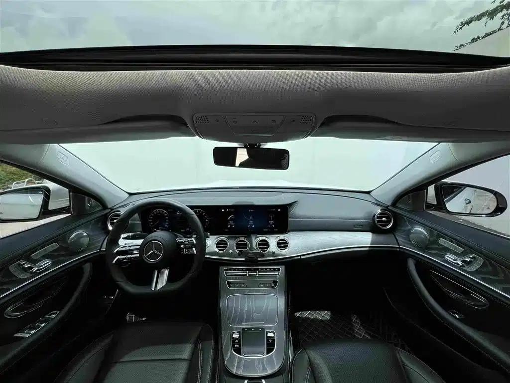 Mercedes-Benz E-Class PHEV 2022 E 350 e L Plug-in Hybrid Sedan — миниатюра 8