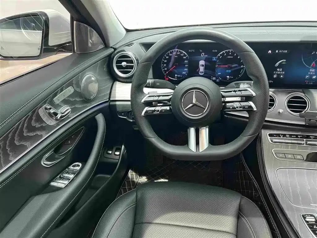 Mercedes-Benz E-Class PHEV 2022 E 350 e L Plug-in Hybrid Sedan — миниатюра 9