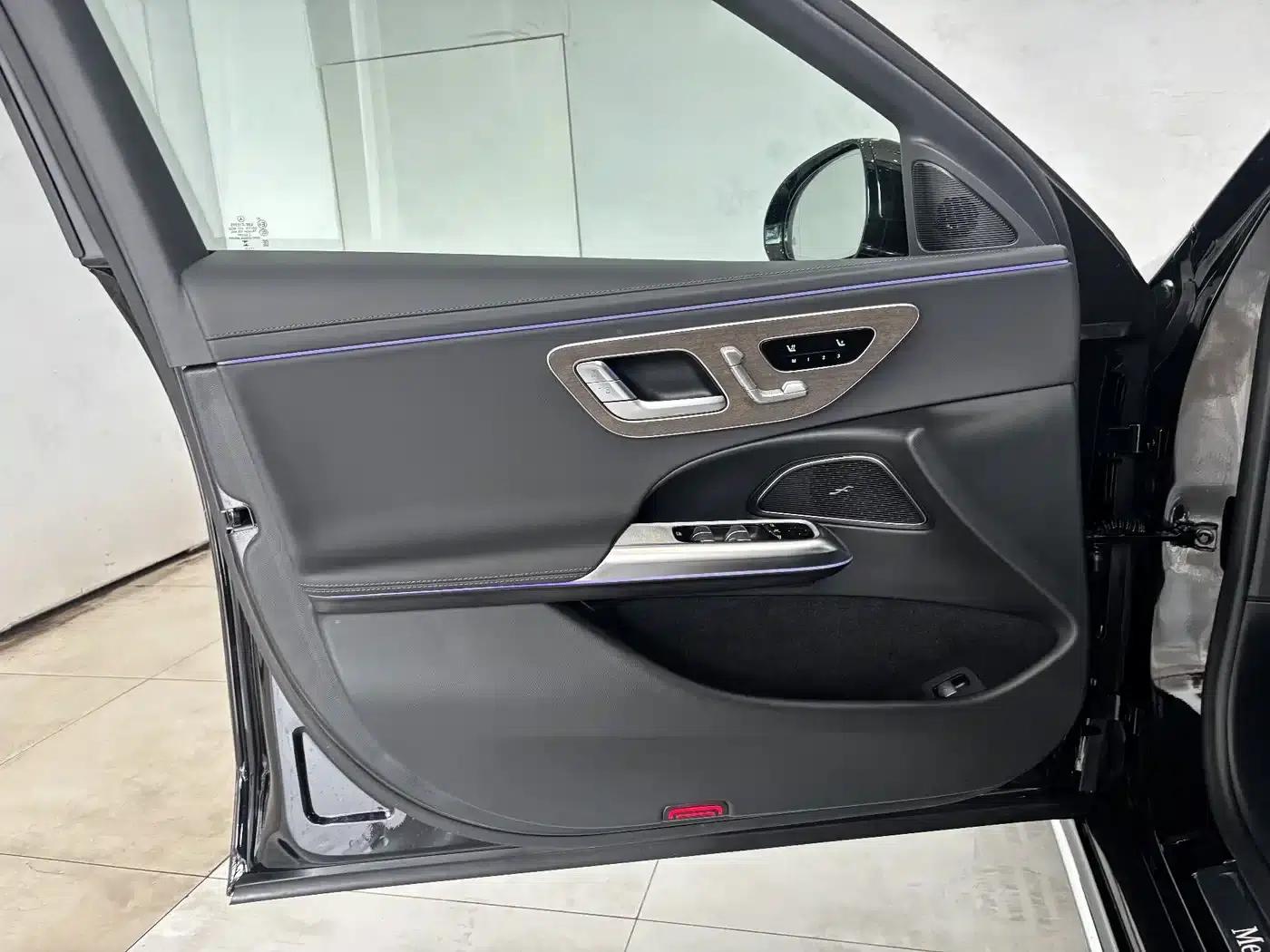 Mercedes-Benz E-Class PHEV 2024 E 350 e L Plug-in Hybrid Sedan — миниатюра 12