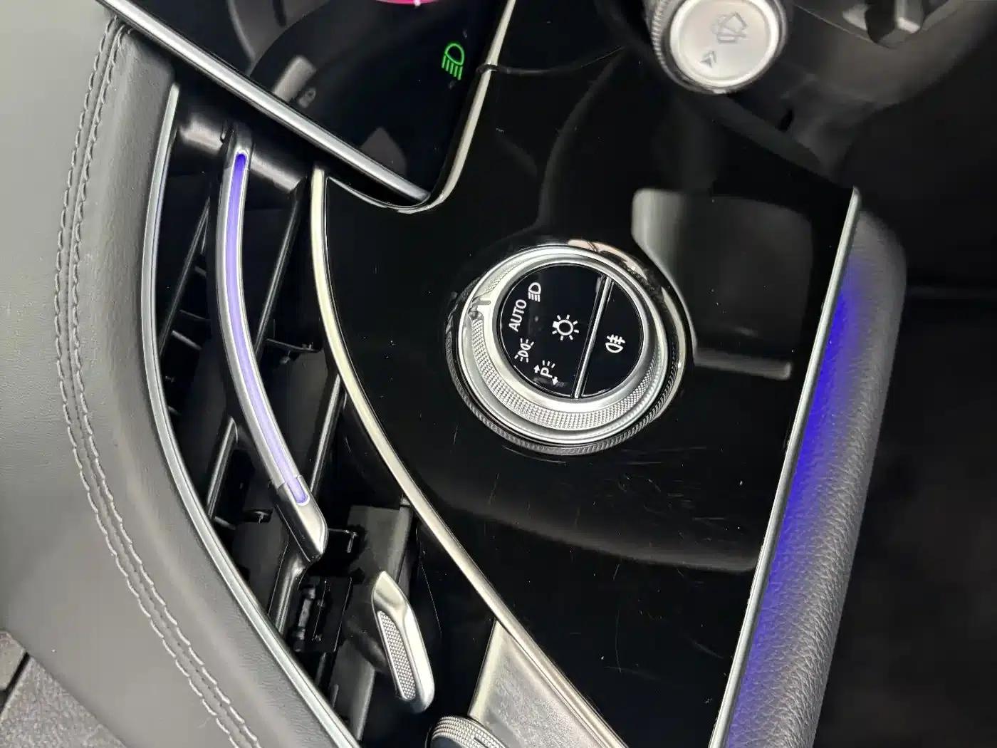 Mercedes-Benz E-Class PHEV 2024 E 350 e L Plug-in Hybrid Sedan — миниатюра 15