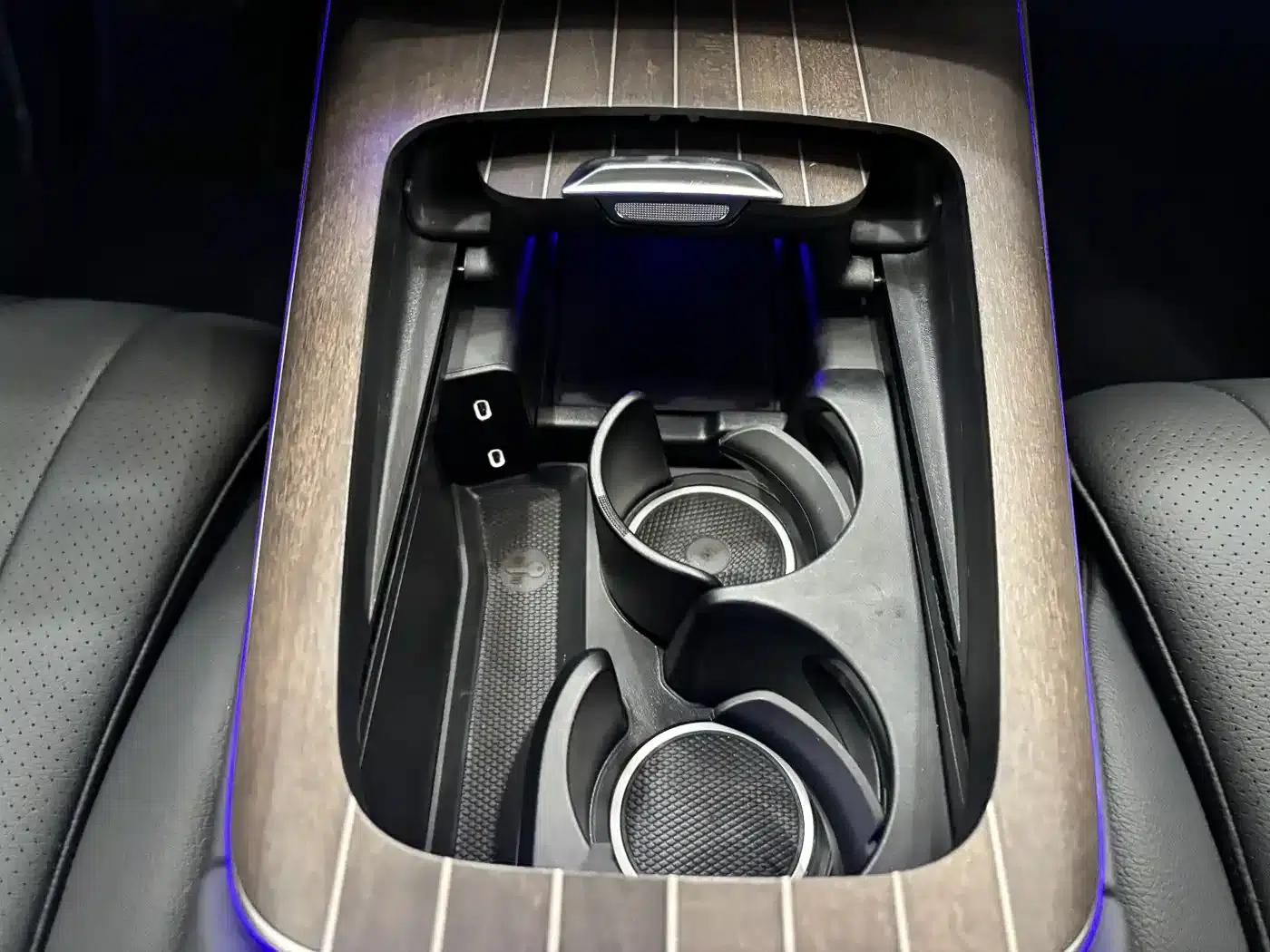 Mercedes-Benz E-Class PHEV 2024 E 350 e L Plug-in Hybrid Sedan — миниатюра 18