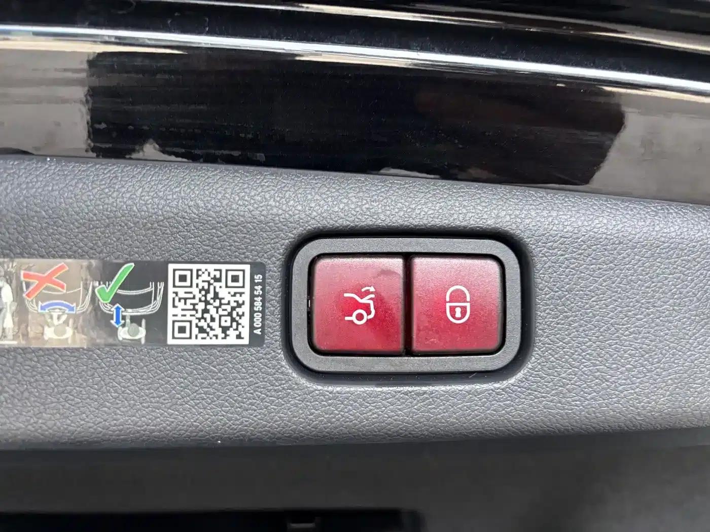 Mercedes-Benz E-Class PHEV 2024 E 350 e L Plug-in Hybrid Sedan — миниатюра 29