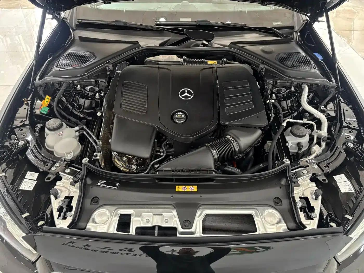 Mercedes-Benz E-Class PHEV 2024 E 350 e L Plug-in Hybrid Sedan — миниатюра 31