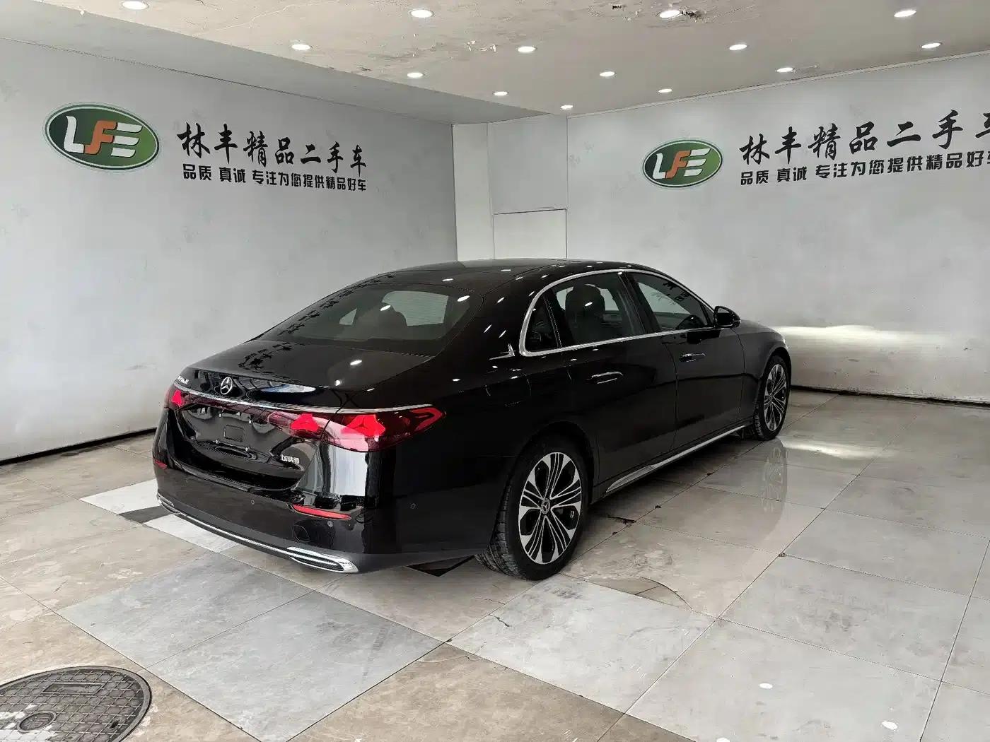Mercedes-Benz E-Class PHEV 2024 E 350 e L Plug-in Hybrid Sedan — миниатюра 8
