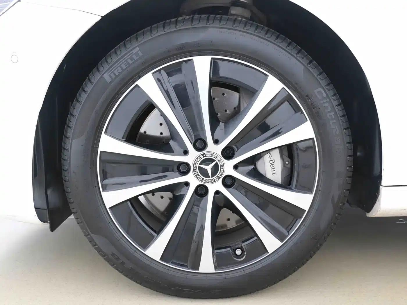 Mercedes-Benz E-Class PHEV 2023 E 350 e L Plug-in Hybrid Sports Sedan — миниатюра 11