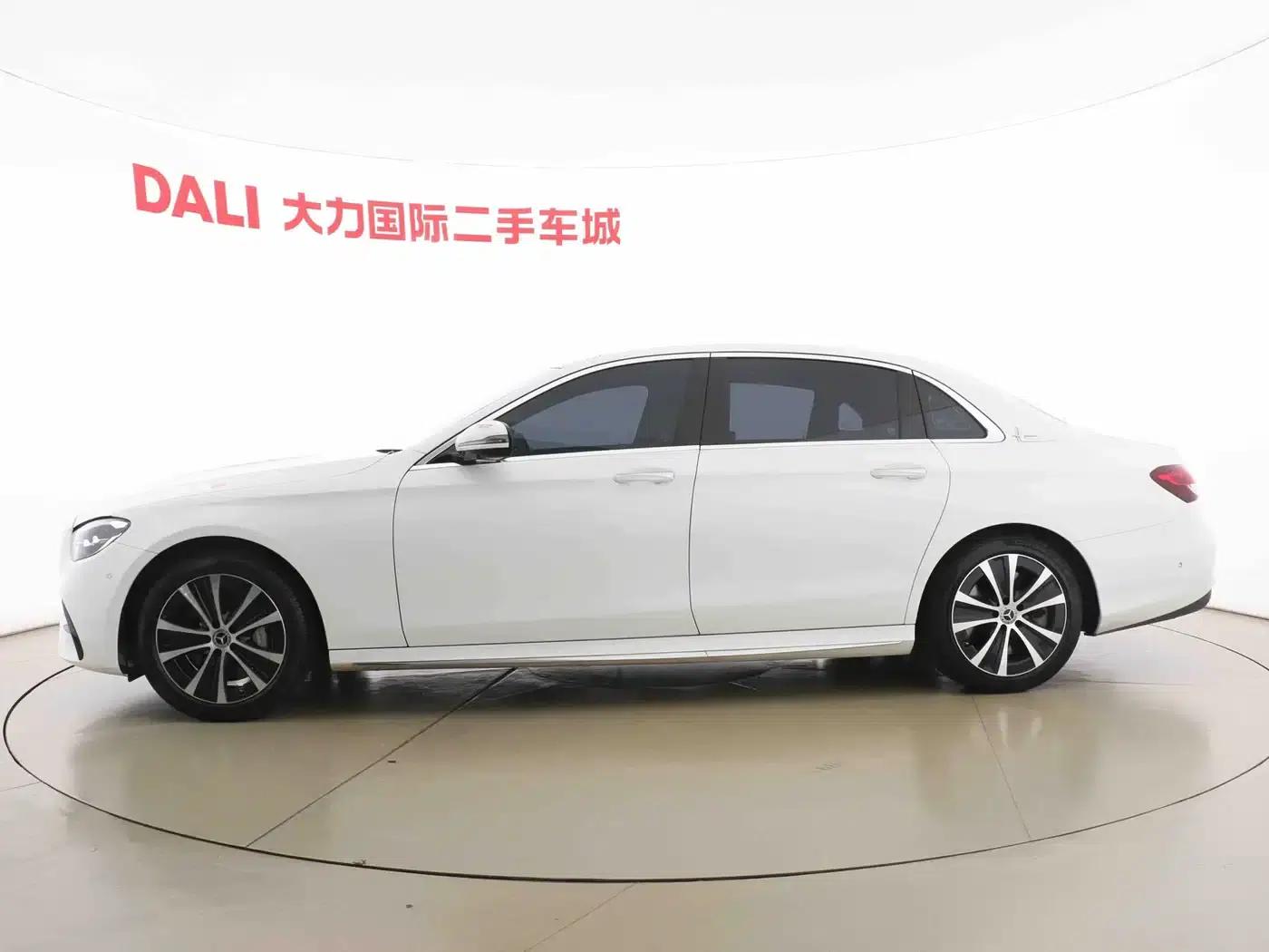 Mercedes-Benz E-Class PHEV 2023 E 350 e L Plug-in Hybrid Sports Sedan — миниатюра 12