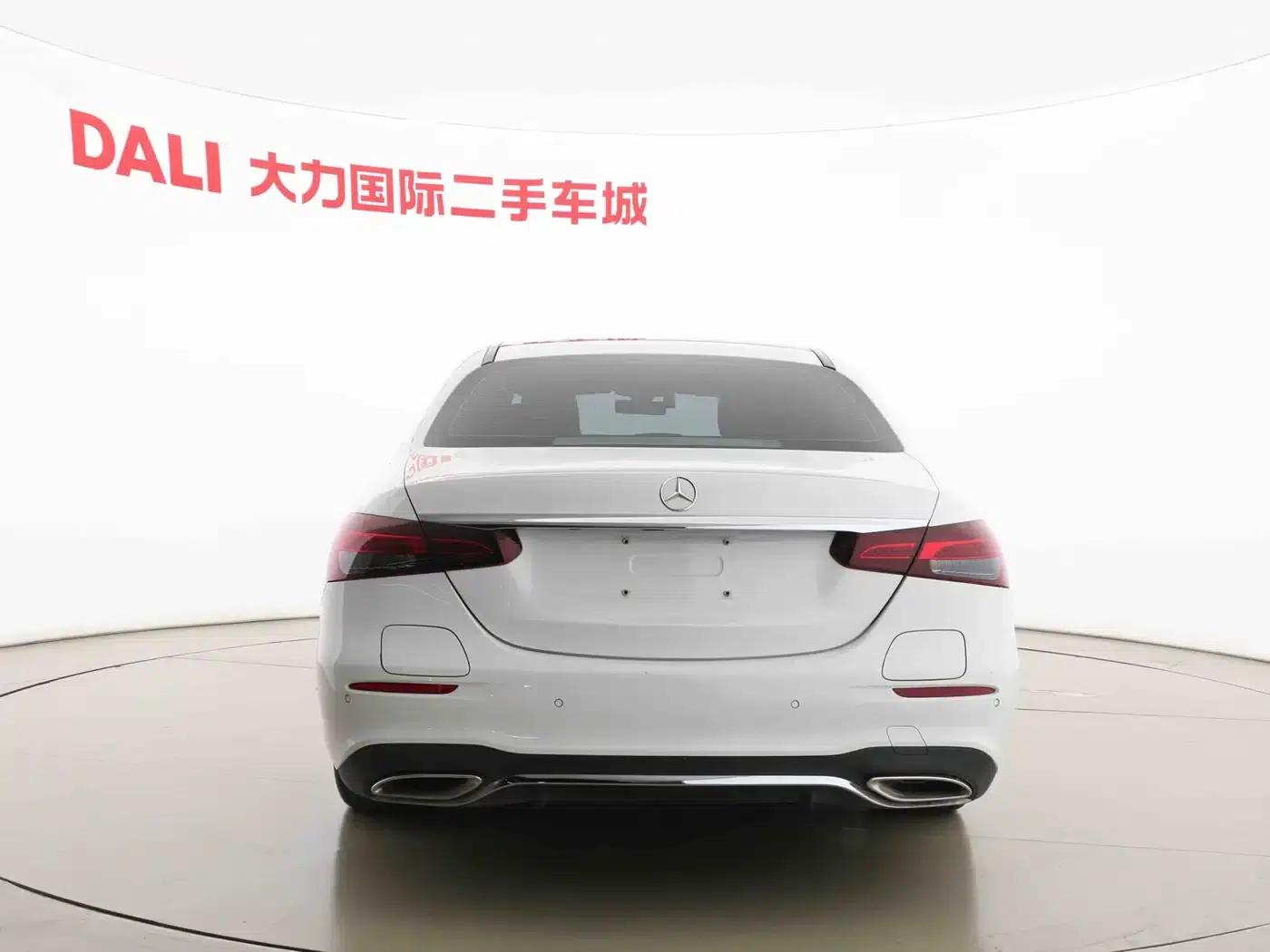 Mercedes-Benz E-Class PHEV 2023 E 350 e L Plug-in Hybrid Sports Sedan — миниатюра 14