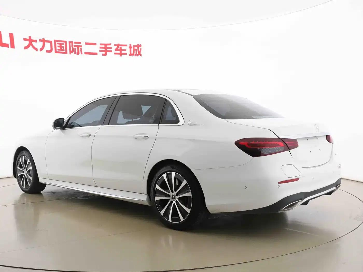 Mercedes-Benz E-Class PHEV 2023 E 350 e L Plug-in Hybrid Sports Sedan — миниатюра 15