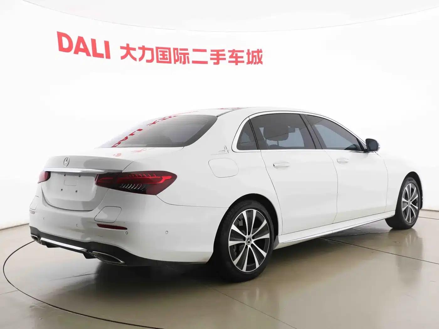 Mercedes-Benz E-Class PHEV 2023 E 350 e L Plug-in Hybrid Sports Sedan — миниатюра 16