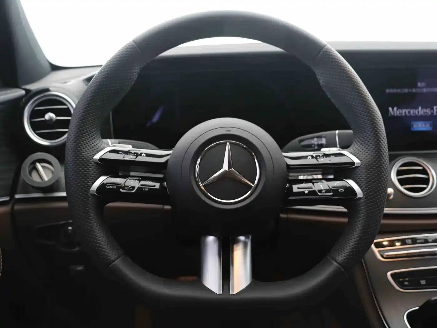 Mercedes-Benz E-Class PHEV 2023 E 350 e L Plug-in Hybrid Sports Sedan — миниатюра 9