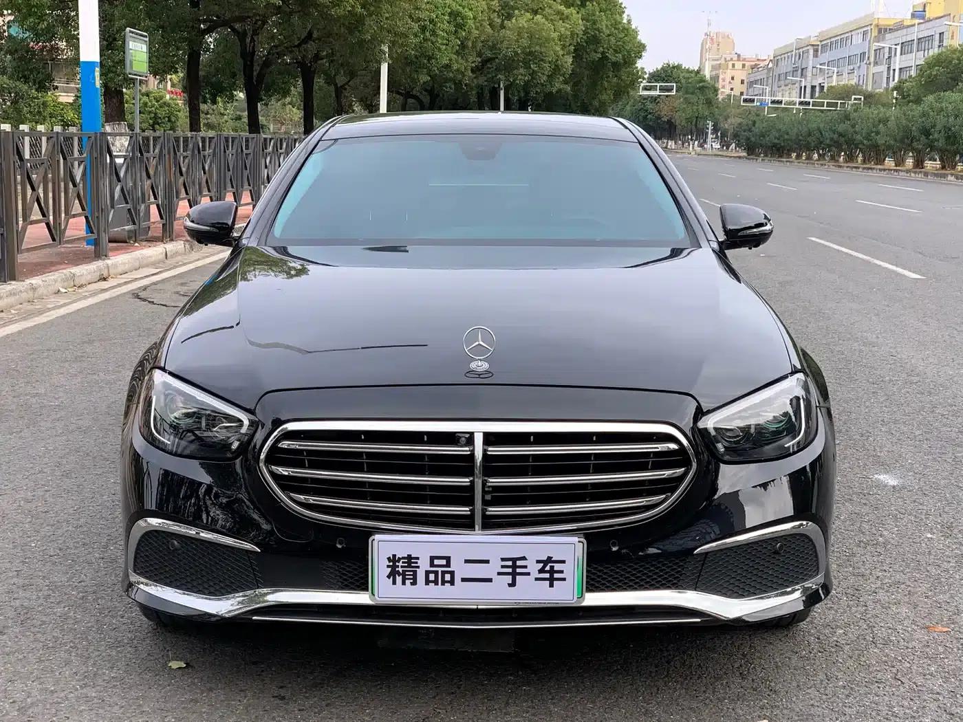 Mercedes-Benz E-Class PHEV 2022 Facelift E 350 e L Plug-in Hybrid Sedan — миниатюра 2