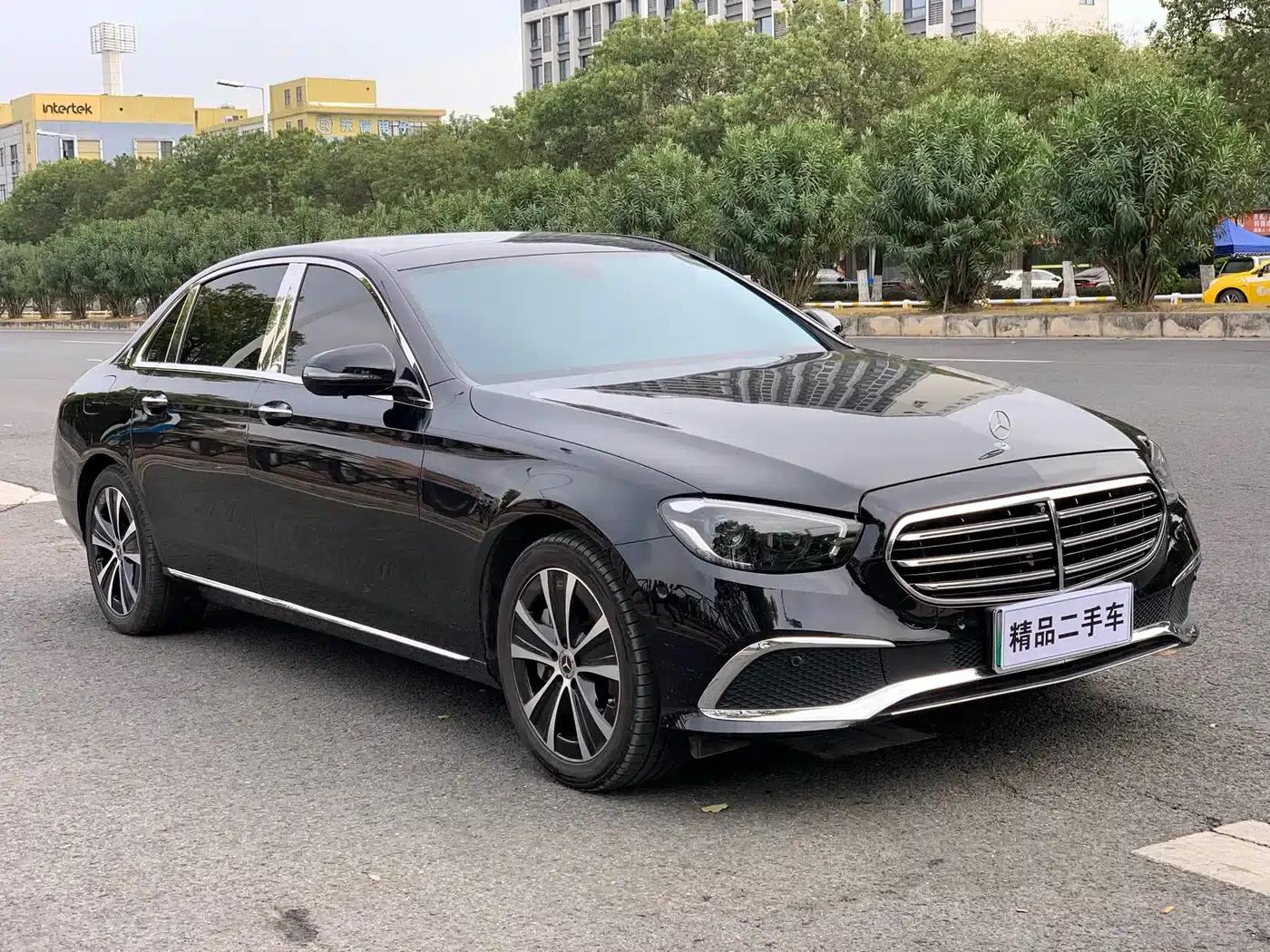 Mercedes-Benz E-Class PHEV 2022 Facelift E 350 e L Plug-in Hybrid Sedan — миниатюра 3