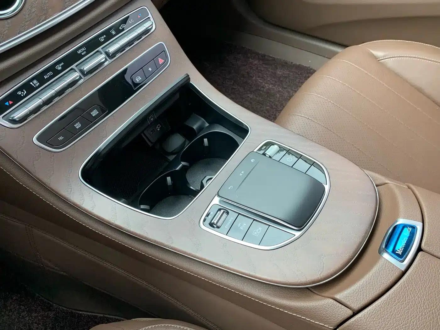 Mercedes-Benz E-Class PHEV 2022 Facelift E 350 e L Plug-in Hybrid Sedan — миниатюра 21