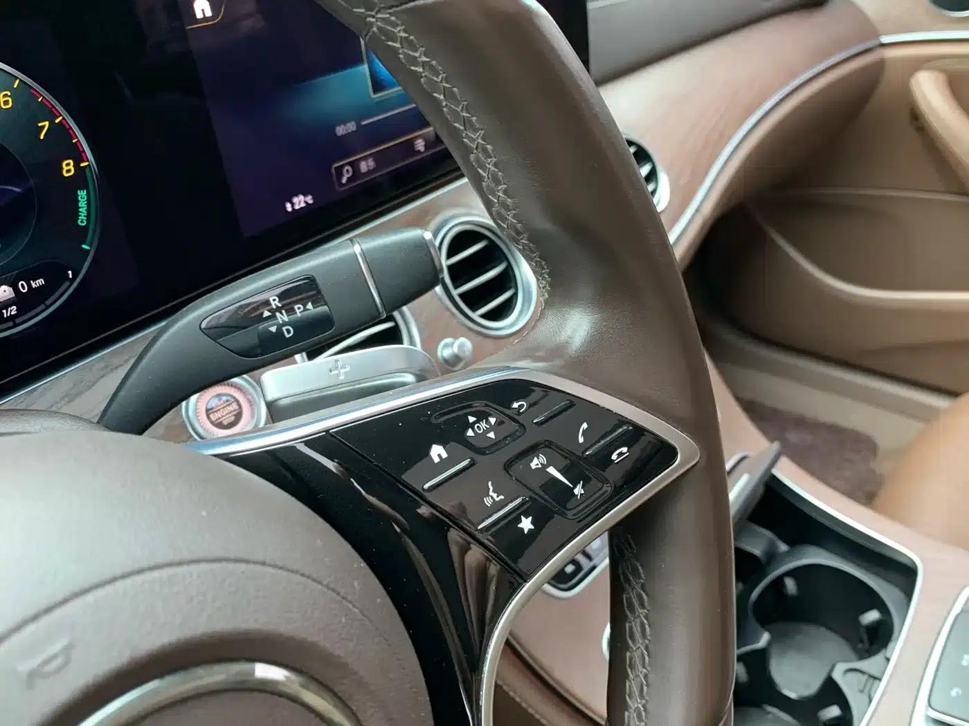Mercedes-Benz E-Class PHEV 2022 Facelift E 350 e L Plug-in Hybrid Sedan — миниатюра 24