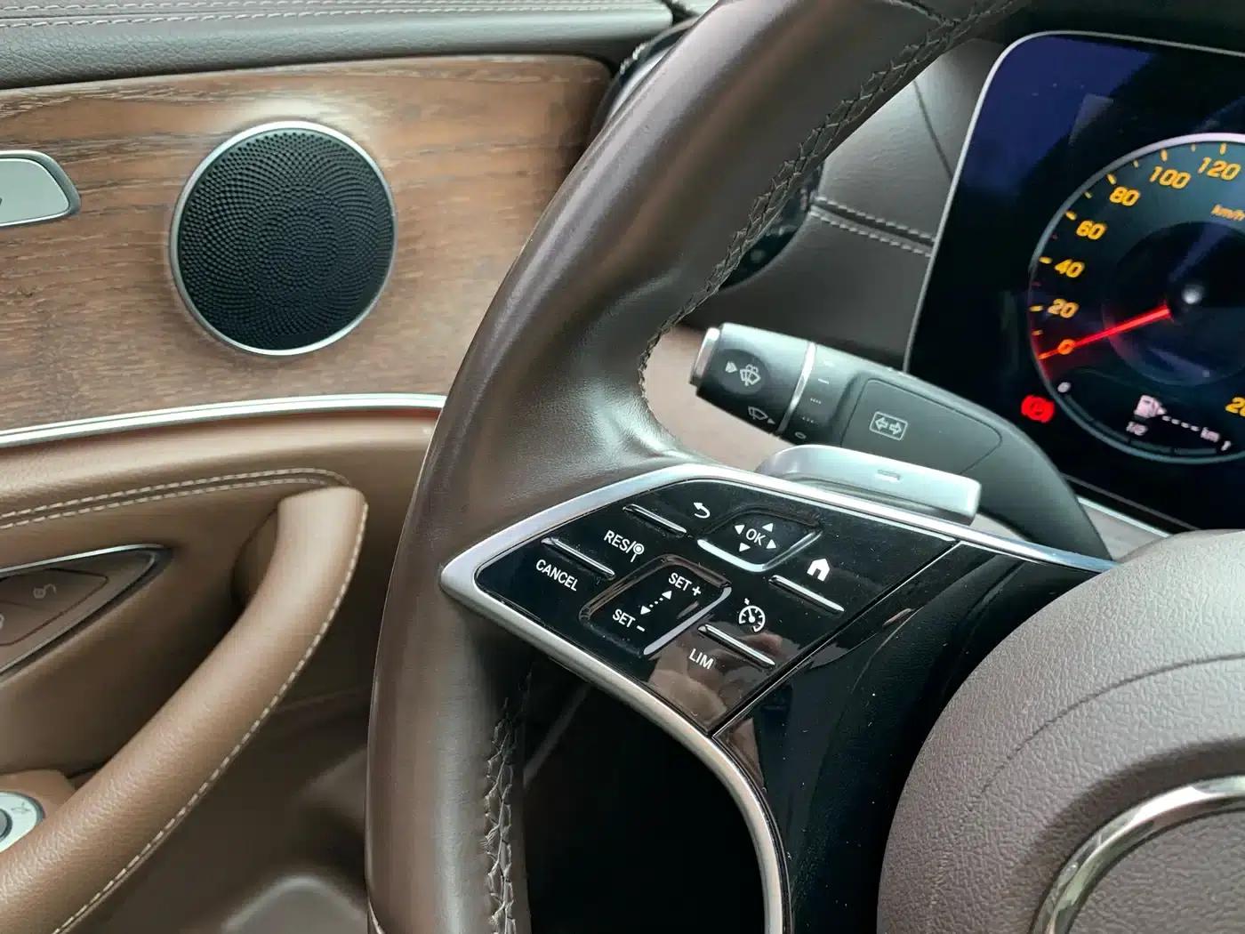 Mercedes-Benz E-Class PHEV 2022 Facelift E 350 e L Plug-in Hybrid Sedan — миниатюра 25