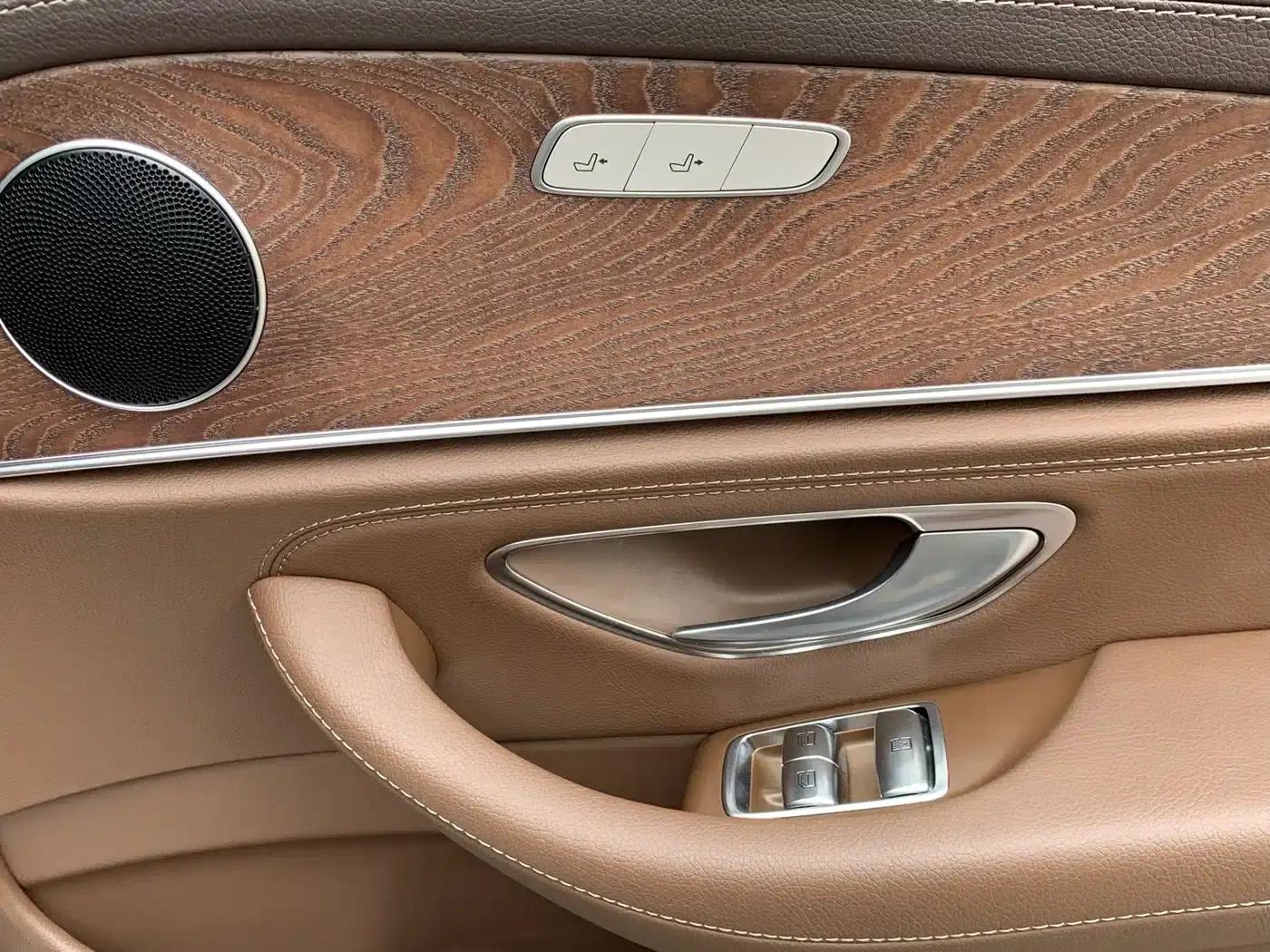 Mercedes-Benz E-Class PHEV 2022 Facelift E 350 e L Plug-in Hybrid Sedan — миниатюра 30