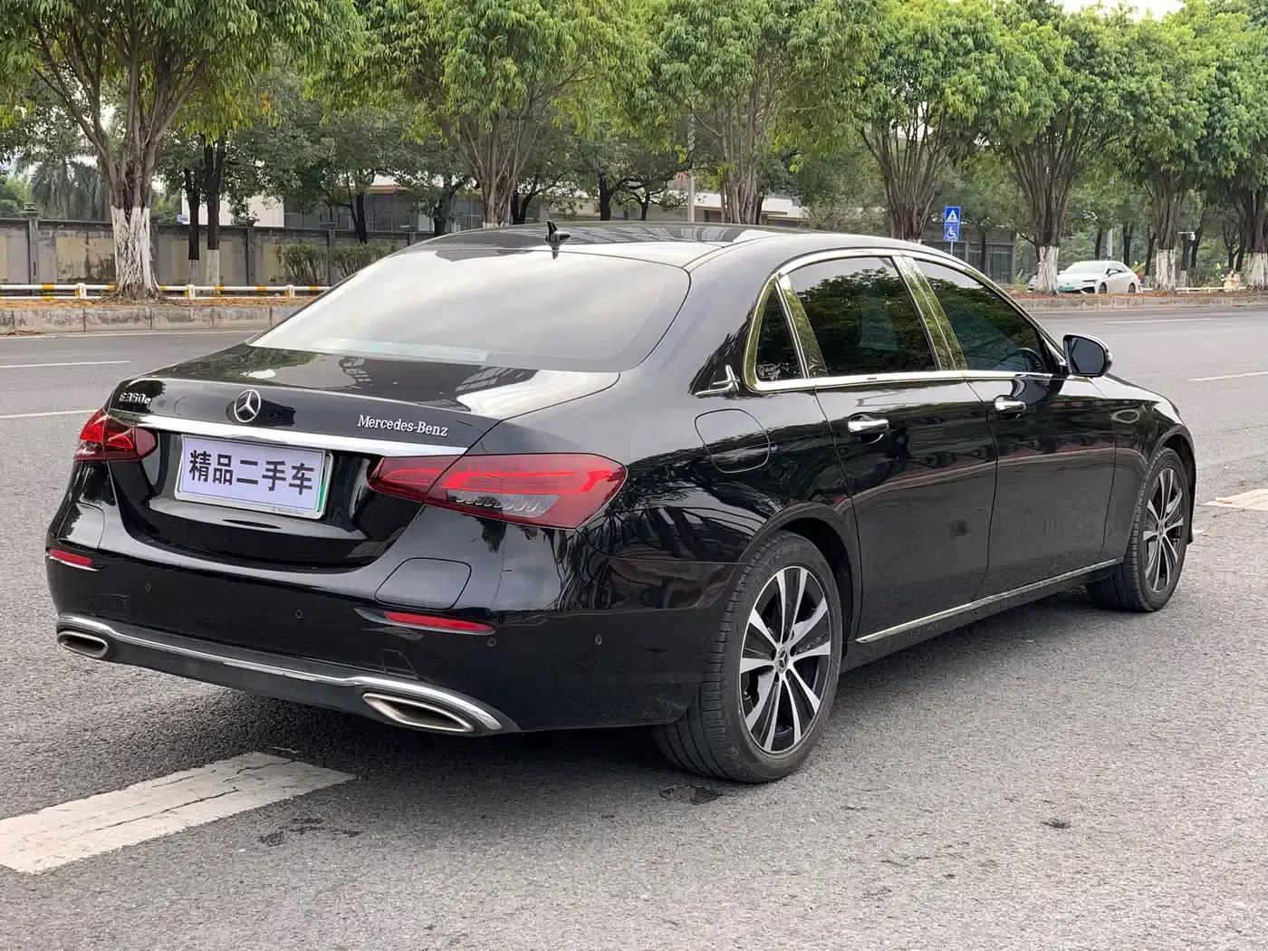 Mercedes-Benz E-Class PHEV 2022 Facelift E 350 e L Plug-in Hybrid Sedan — миниатюра 4