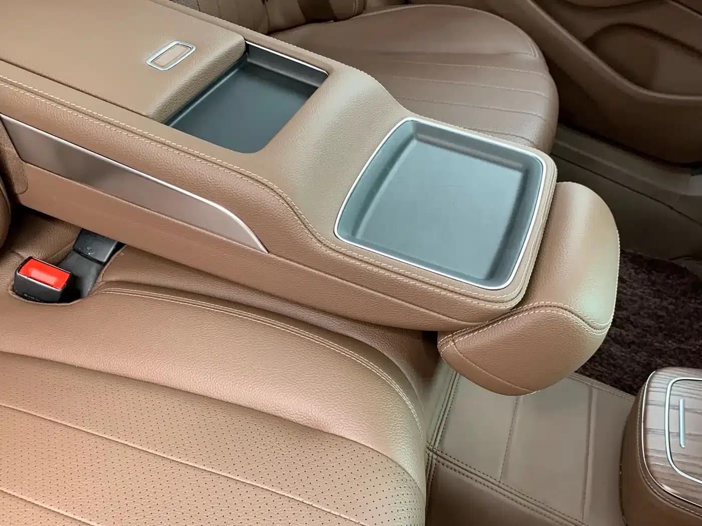 Mercedes-Benz E-Class PHEV 2022 Facelift E 350 e L Plug-in Hybrid Sedan — миниатюра 31