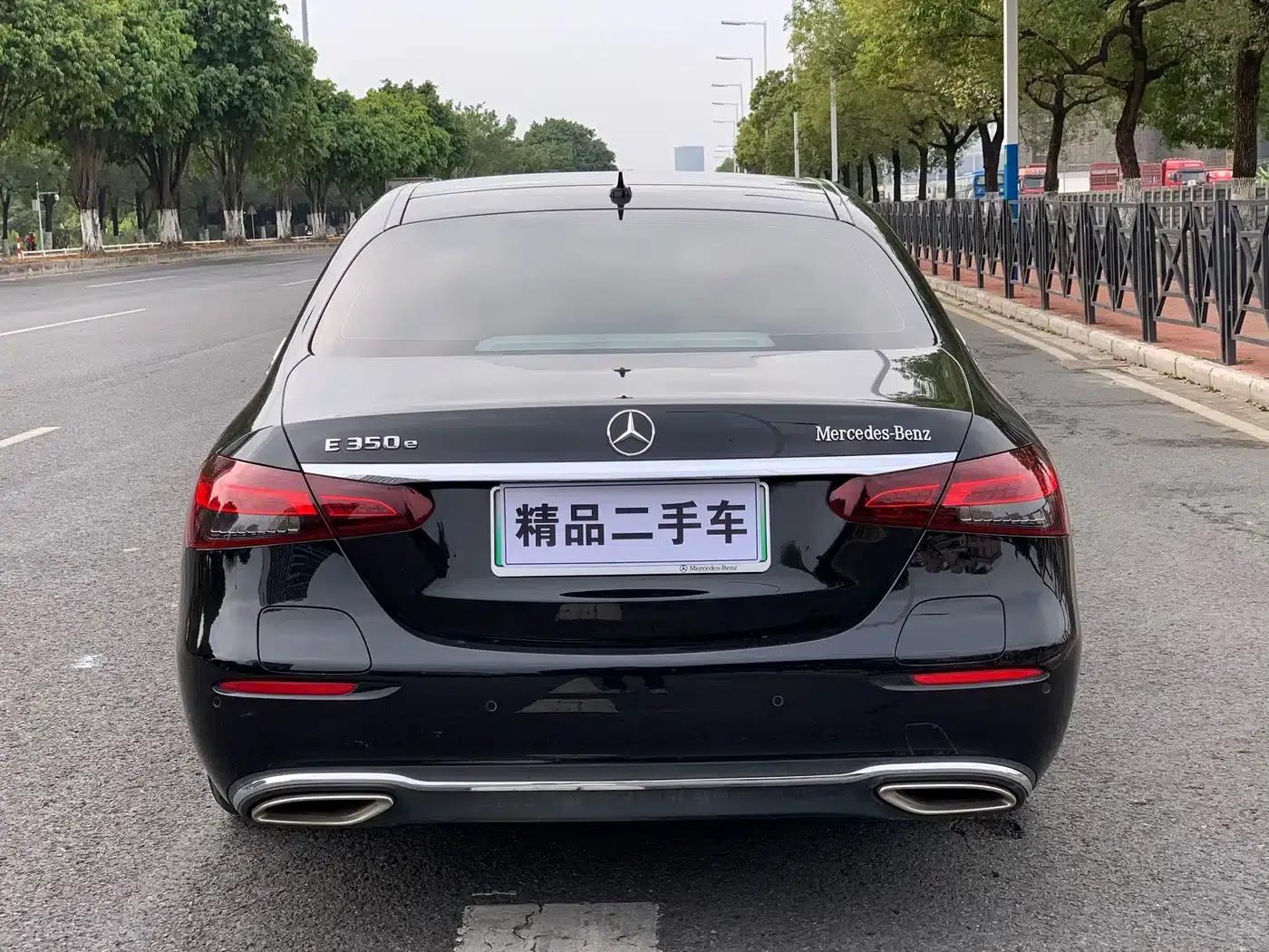 Mercedes-Benz E-Class PHEV 2022 Facelift E 350 e L Plug-in Hybrid Sedan — миниатюра 5