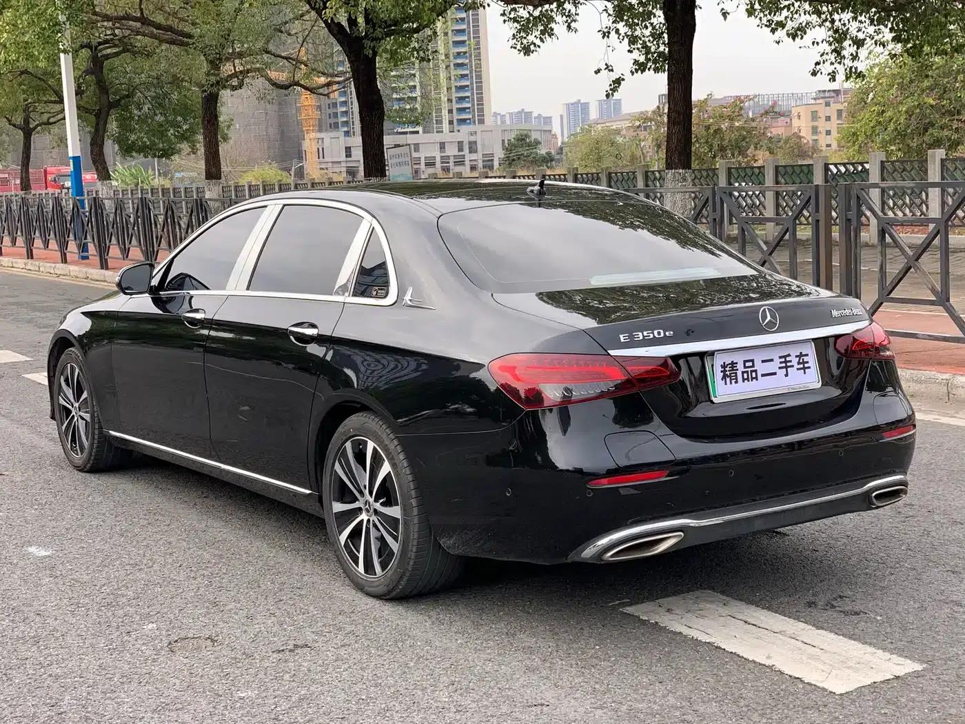 Mercedes-Benz E-Class PHEV 2022 Facelift E 350 e L Plug-in Hybrid Sedan — миниатюра 6