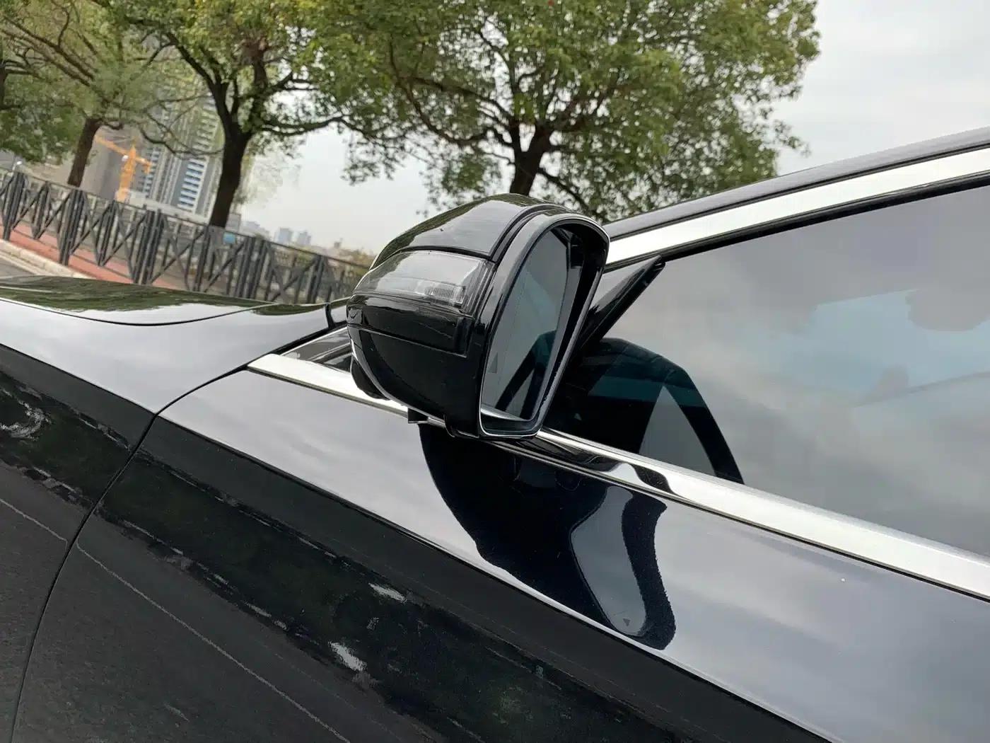 Mercedes-Benz E-Class PHEV 2022 Facelift E 350 e L Plug-in Hybrid Sedan — миниатюра 9