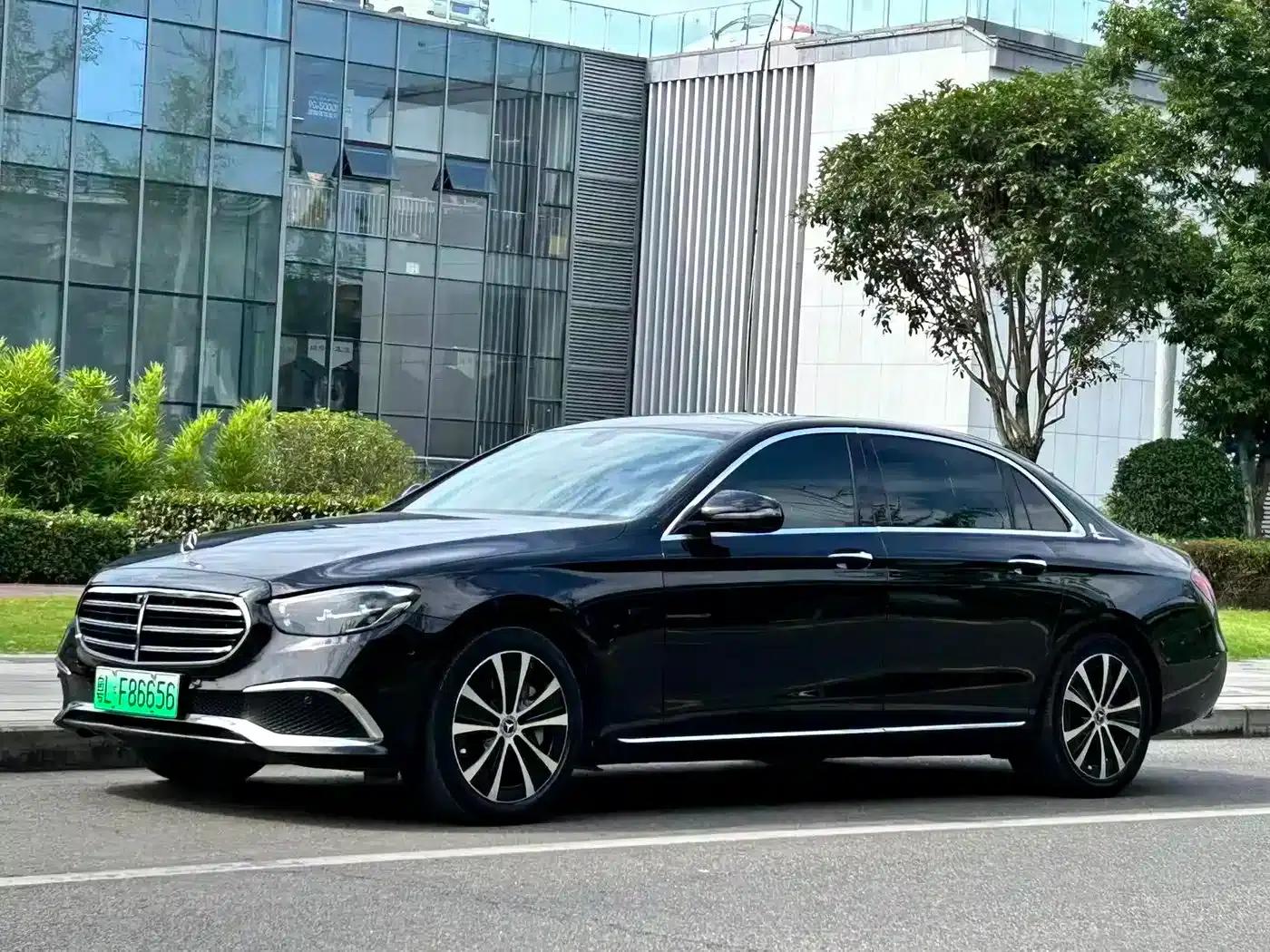 Mercedes-Benz E-Class PHEV 2021 E 350 e L Plug-in Hybrid Sedan — миниатюра 1