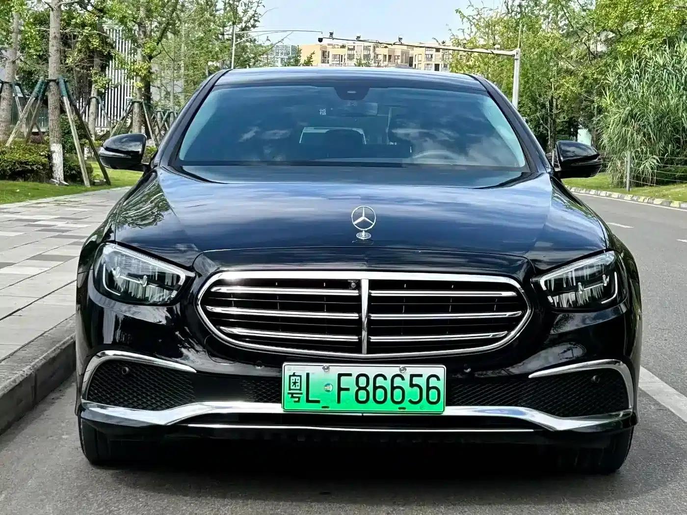 Mercedes-Benz E-Class PHEV 2021 E 350 e L Plug-in Hybrid Sedan — миниатюра 2
