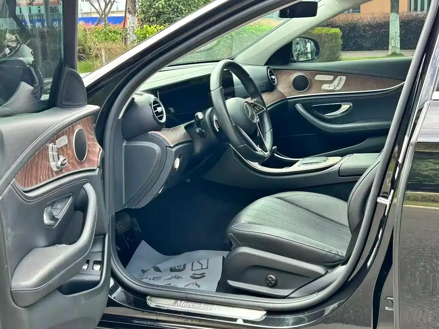 Mercedes-Benz E-Class PHEV 2021 E 350 e L Plug-in Hybrid Sedan — миниатюра 14