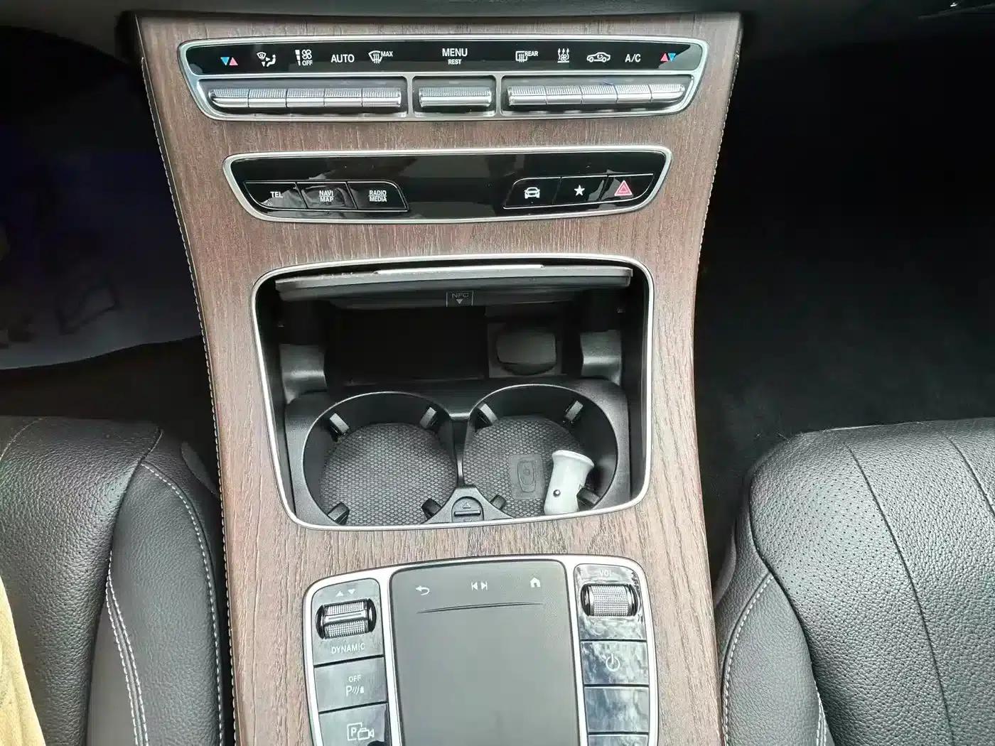 Mercedes-Benz E-Class PHEV 2021 E 350 e L Plug-in Hybrid Sedan — миниатюра 18