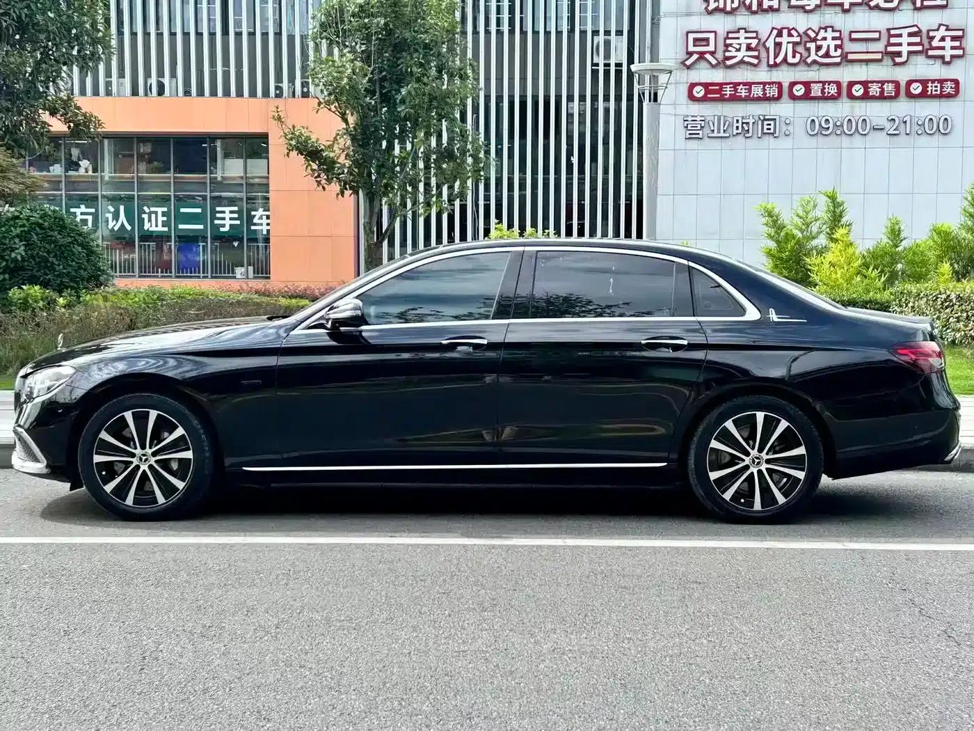 Mercedes-Benz E-Class PHEV 2021 E 350 e L Plug-in Hybrid Sedan — миниатюра 4