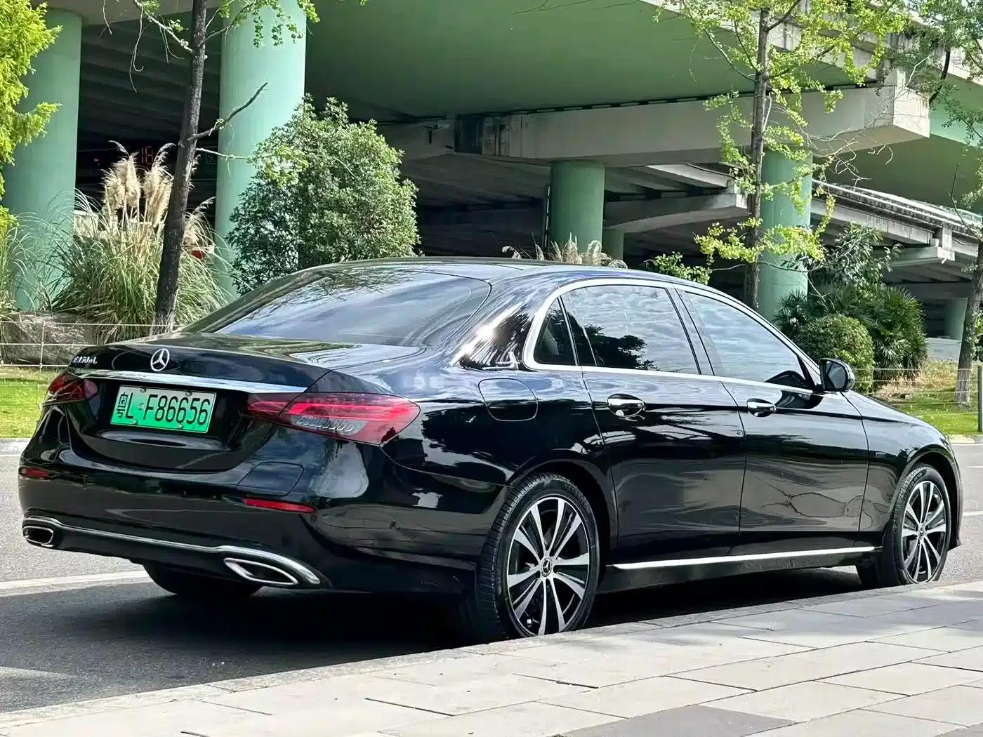Mercedes-Benz E-Class PHEV 2021 E 350 e L Plug-in Hybrid Sedan — миниатюра 6