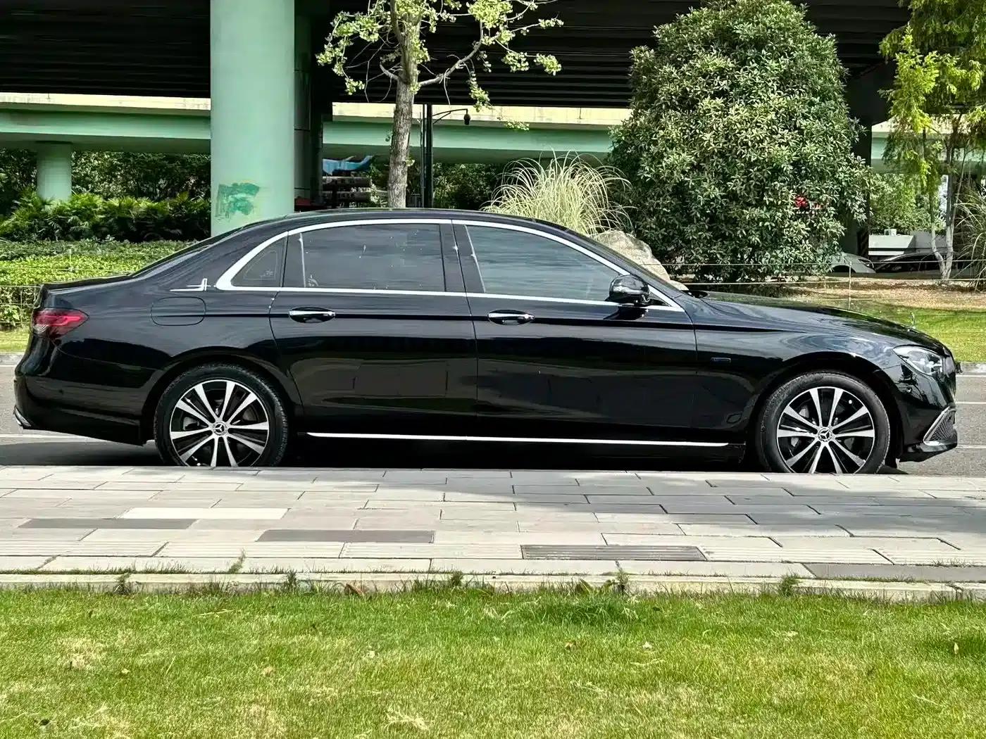 Mercedes-Benz E-Class PHEV 2021 E 350 e L Plug-in Hybrid Sedan — миниатюра 7
