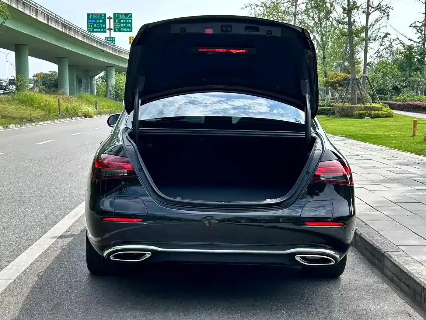 Mercedes-Benz E-Class PHEV 2021 E 350 e L Plug-in Hybrid Sedan — миниатюра 8