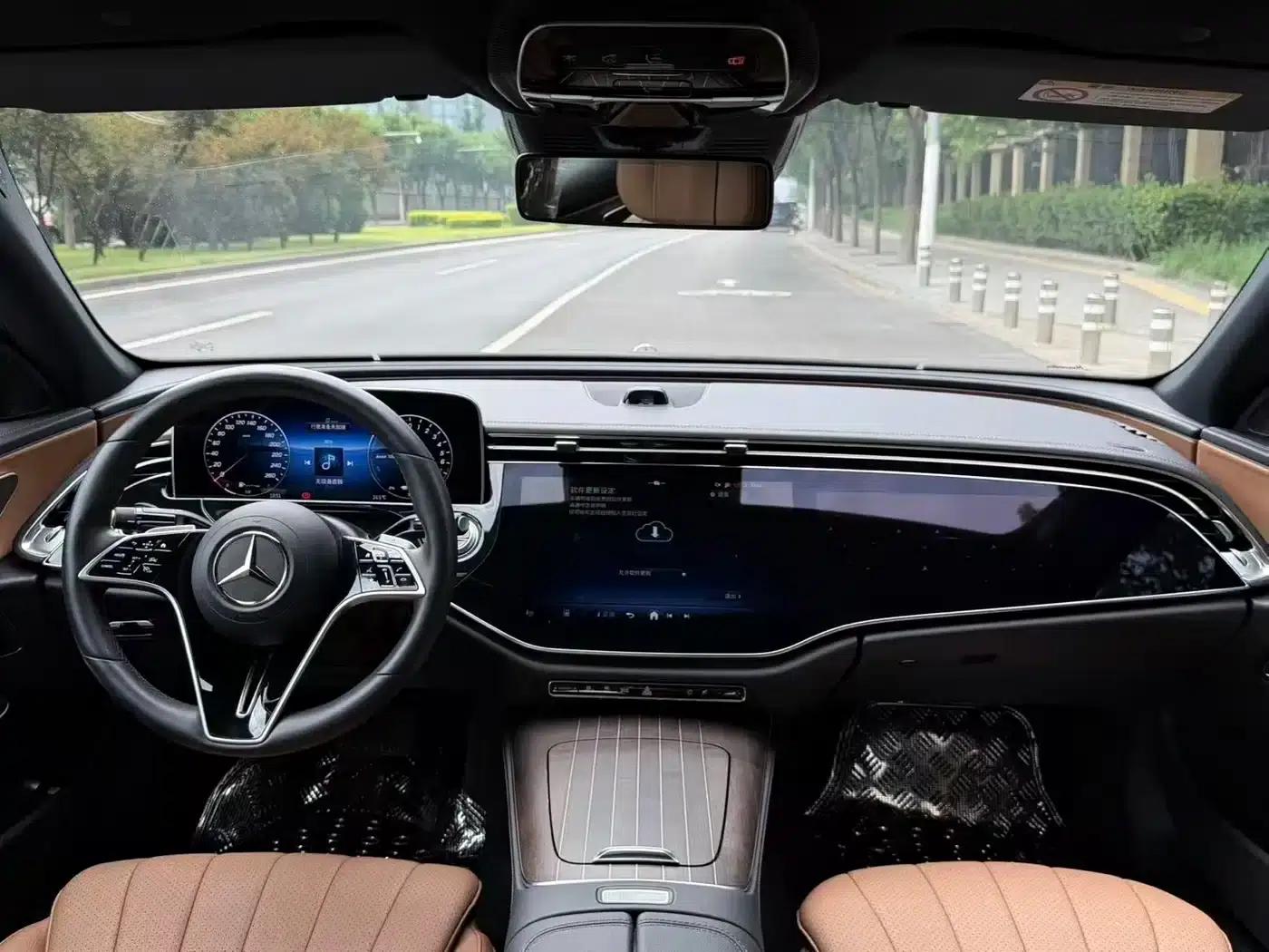 Mercedes-Benz E-Class PHEV 2024 E 350 e L Plug-in Hybrid Sedan — миниатюра 5