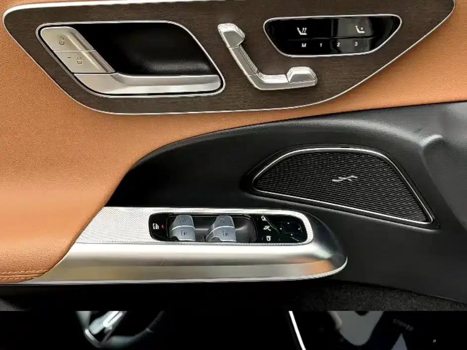 Mercedes-Benz E-Class PHEV 2024 E 350 e L Plug-in Hybrid Sedan — миниатюра 9